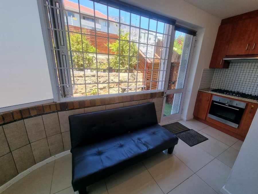 To Let 1 Bedroom Property for Rent in Oranjezicht Western Cape